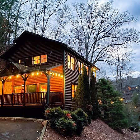 Spacious Resort Log Cabin, Easy Drive, Hot Tub, Arcade Gameroom, Mountain Vibe Gatlinburg Eksteriør billede
