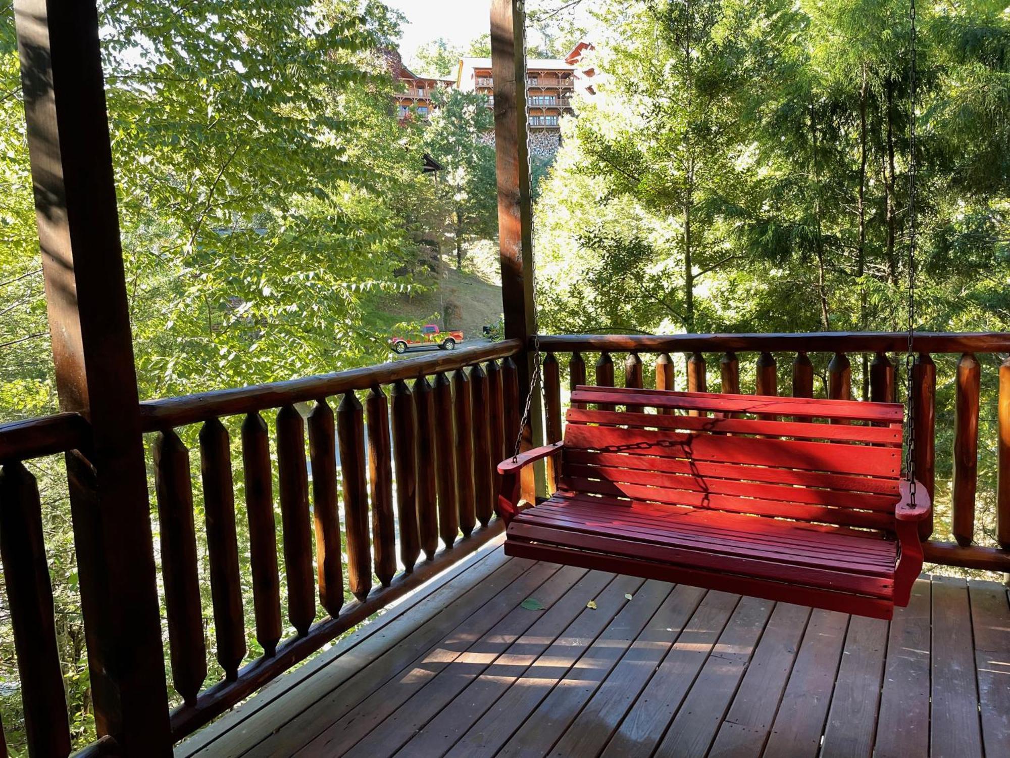 Spacious Resort Log Cabin, Easy Drive, Hot Tub, Arcade Gameroom, Mountain Vibe Gatlinburg Eksteriør billede