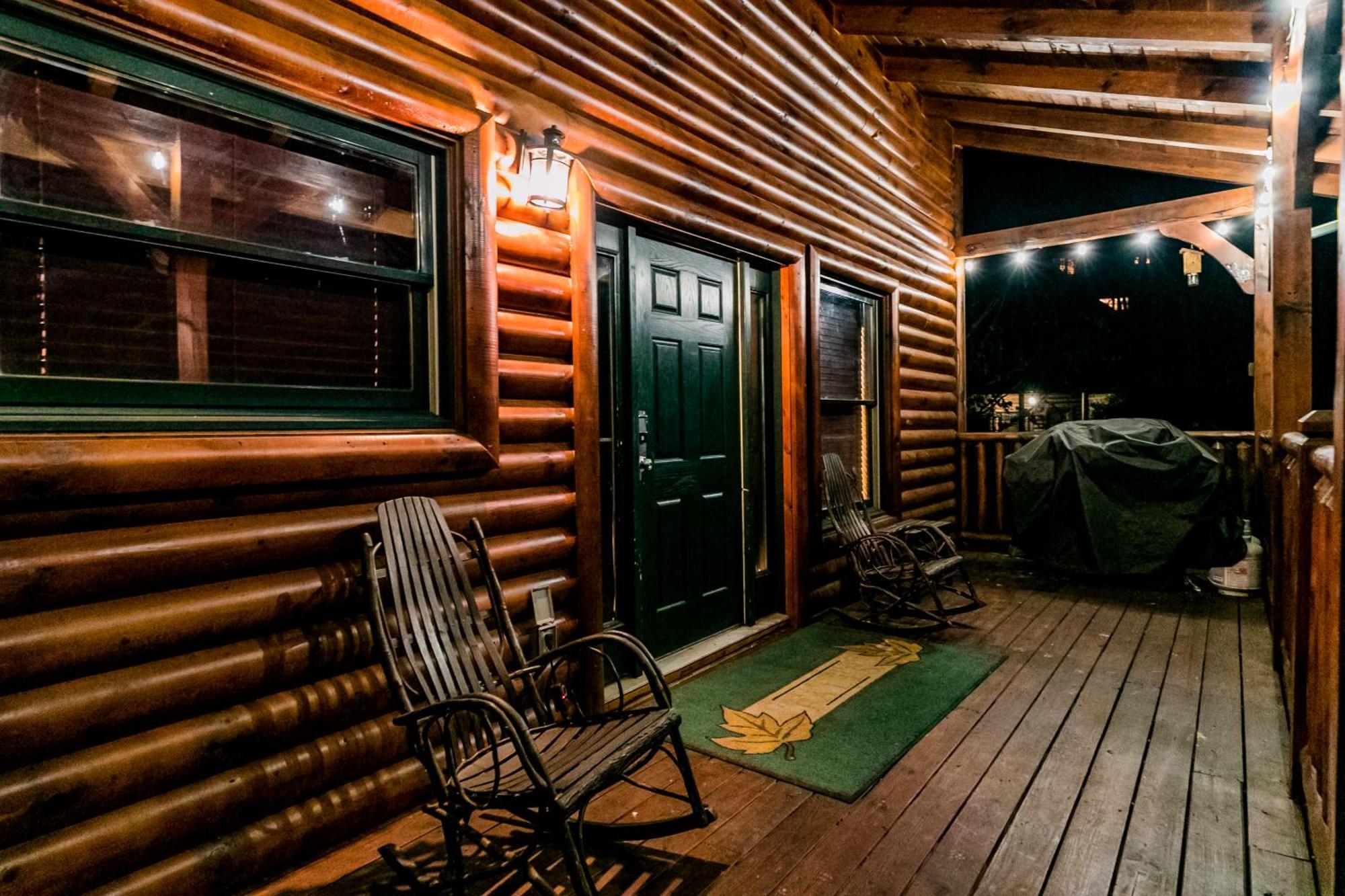 Spacious Resort Log Cabin, Easy Drive, Hot Tub, Arcade Gameroom, Mountain Vibe Gatlinburg Eksteriør billede