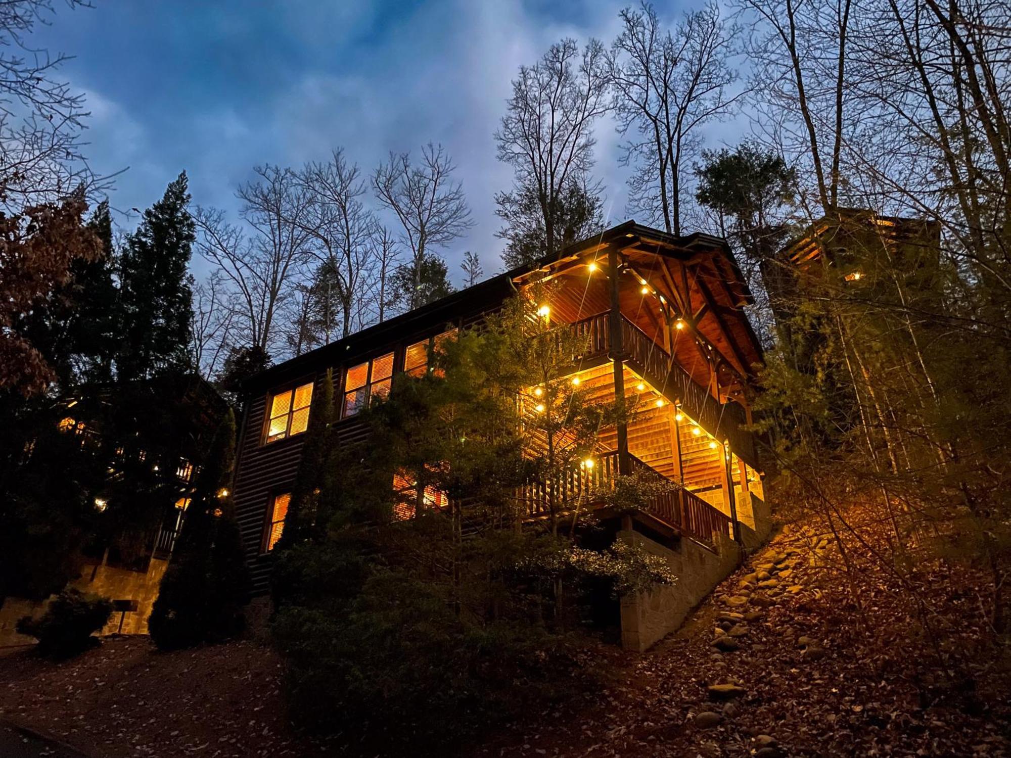 Spacious Resort Log Cabin, Easy Drive, Hot Tub, Arcade Gameroom, Mountain Vibe Gatlinburg Eksteriør billede
