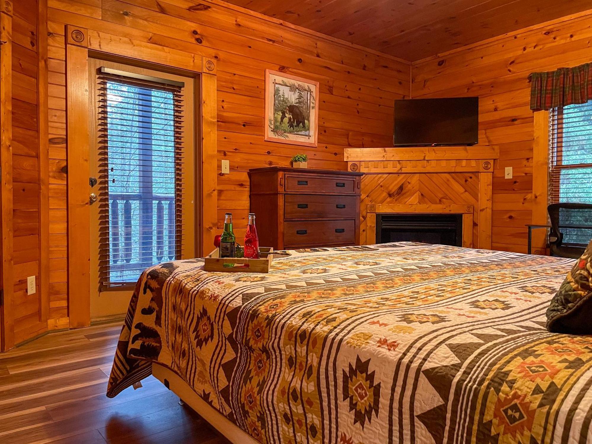 Spacious Resort Log Cabin, Easy Drive, Hot Tub, Arcade Gameroom, Mountain Vibe Gatlinburg Eksteriør billede