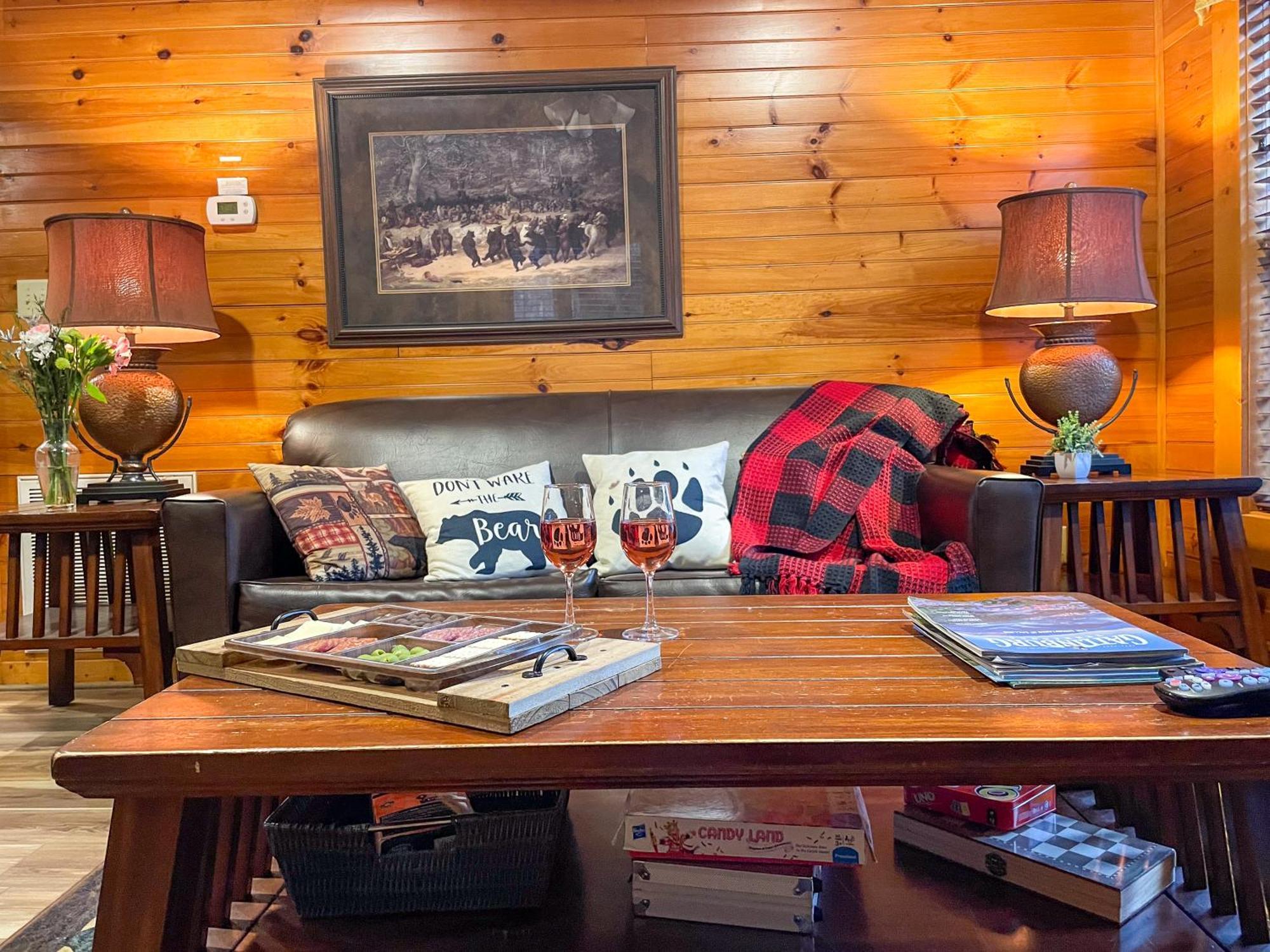 Spacious Resort Log Cabin, Easy Drive, Hot Tub, Arcade Gameroom, Mountain Vibe Gatlinburg Eksteriør billede